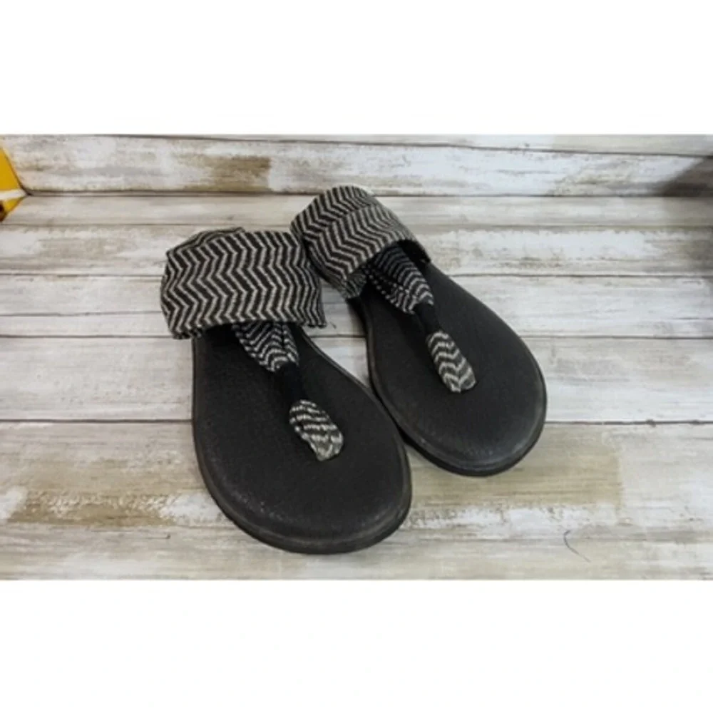 Sanuk‎ Yoga Sling 2 Sandals Womens 8 Black White Chevron Print Yoga Mat Comfort